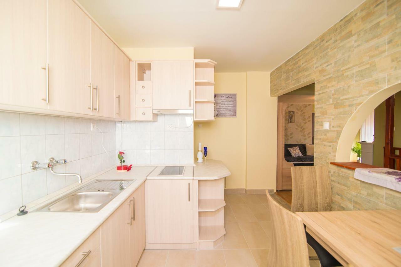 Oeskarszt Apartman Urkut Esterno foto
