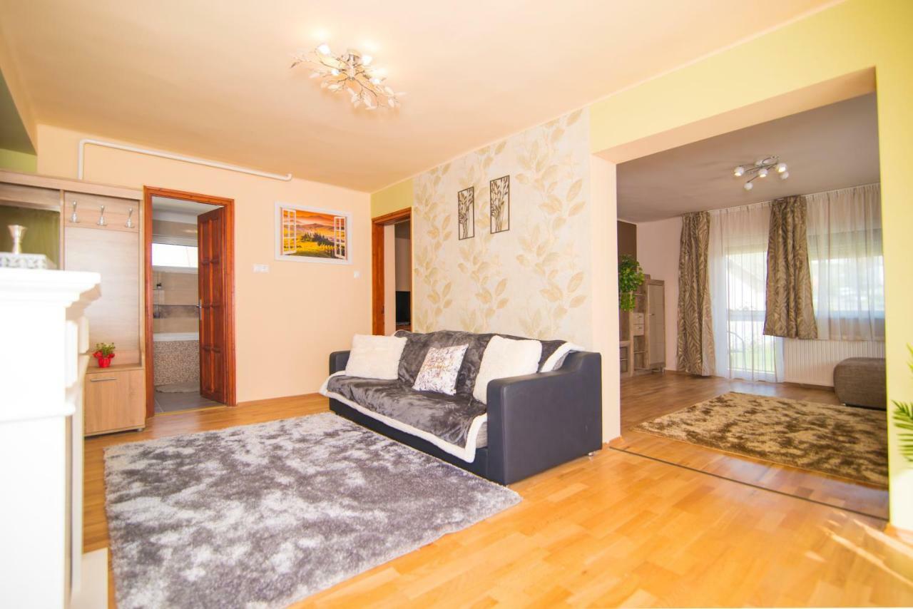 Oeskarszt Apartman Urkut Esterno foto