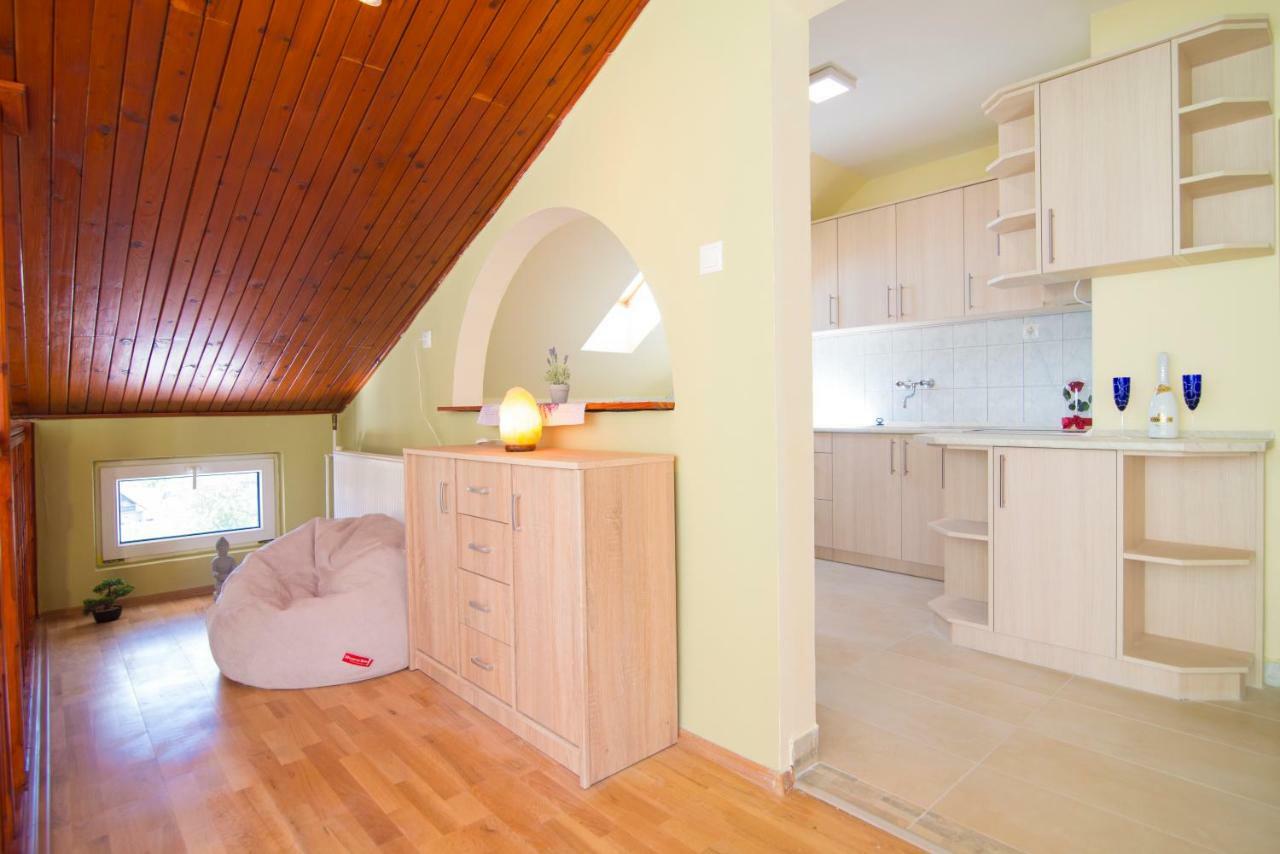 Oeskarszt Apartman Urkut Esterno foto