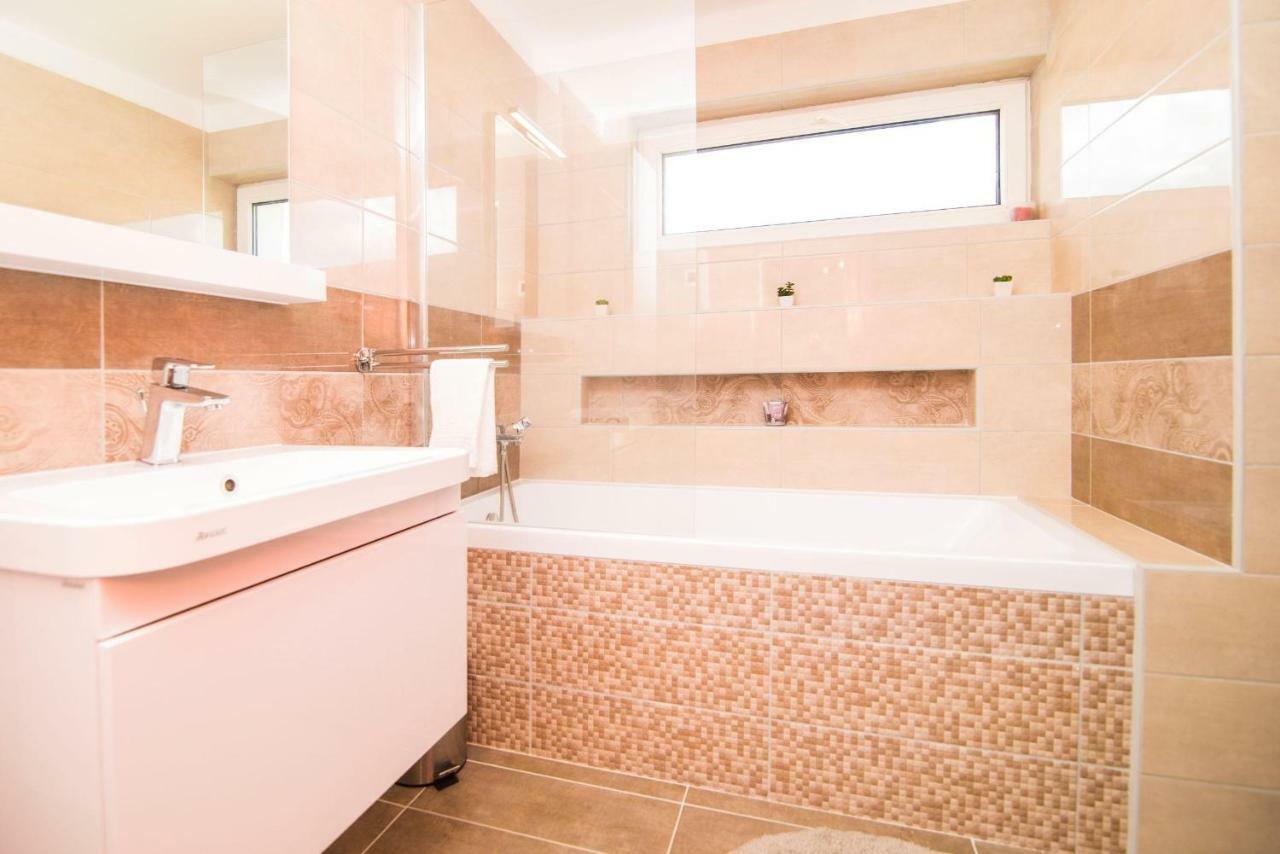 Oeskarszt Apartman Urkut Esterno foto